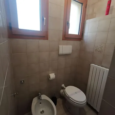Le Due Torri Sotto Casa לינה וארוחת בוקר